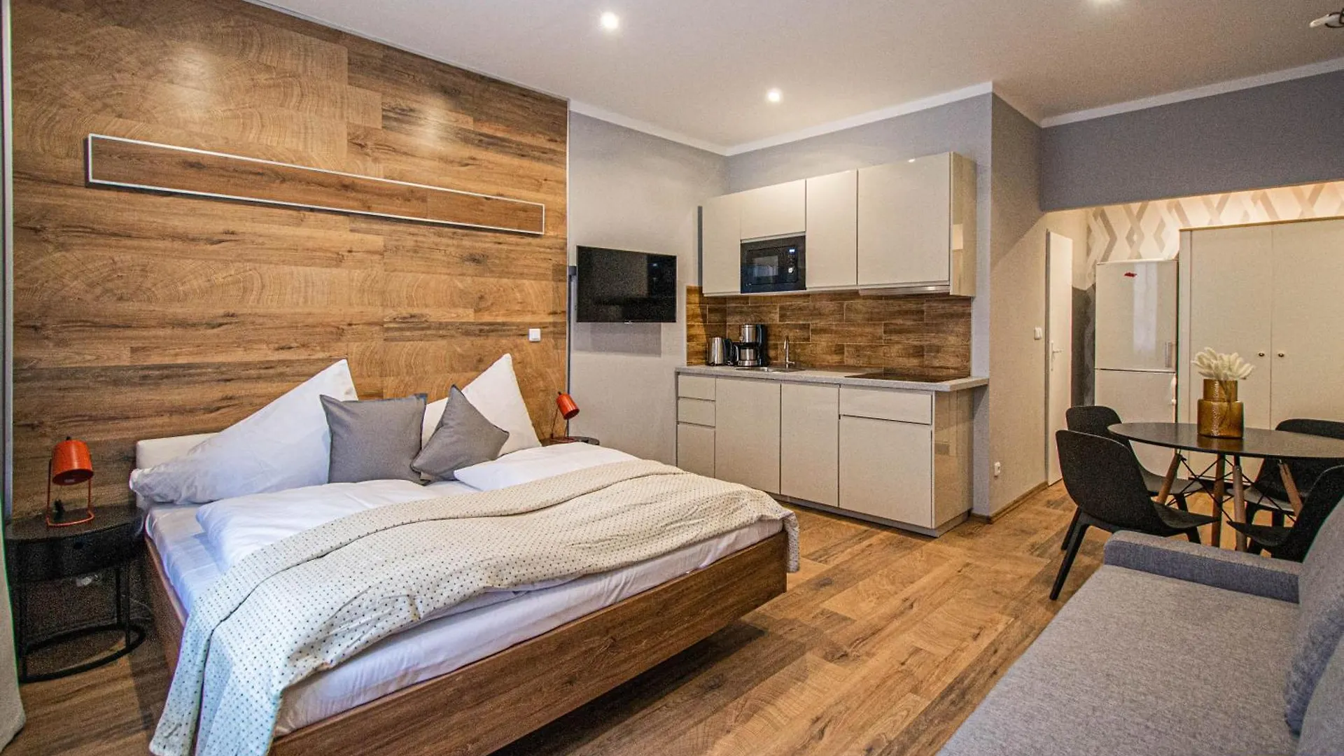 Cozy Studio In The Main City Center 프라하 0*,  체코
