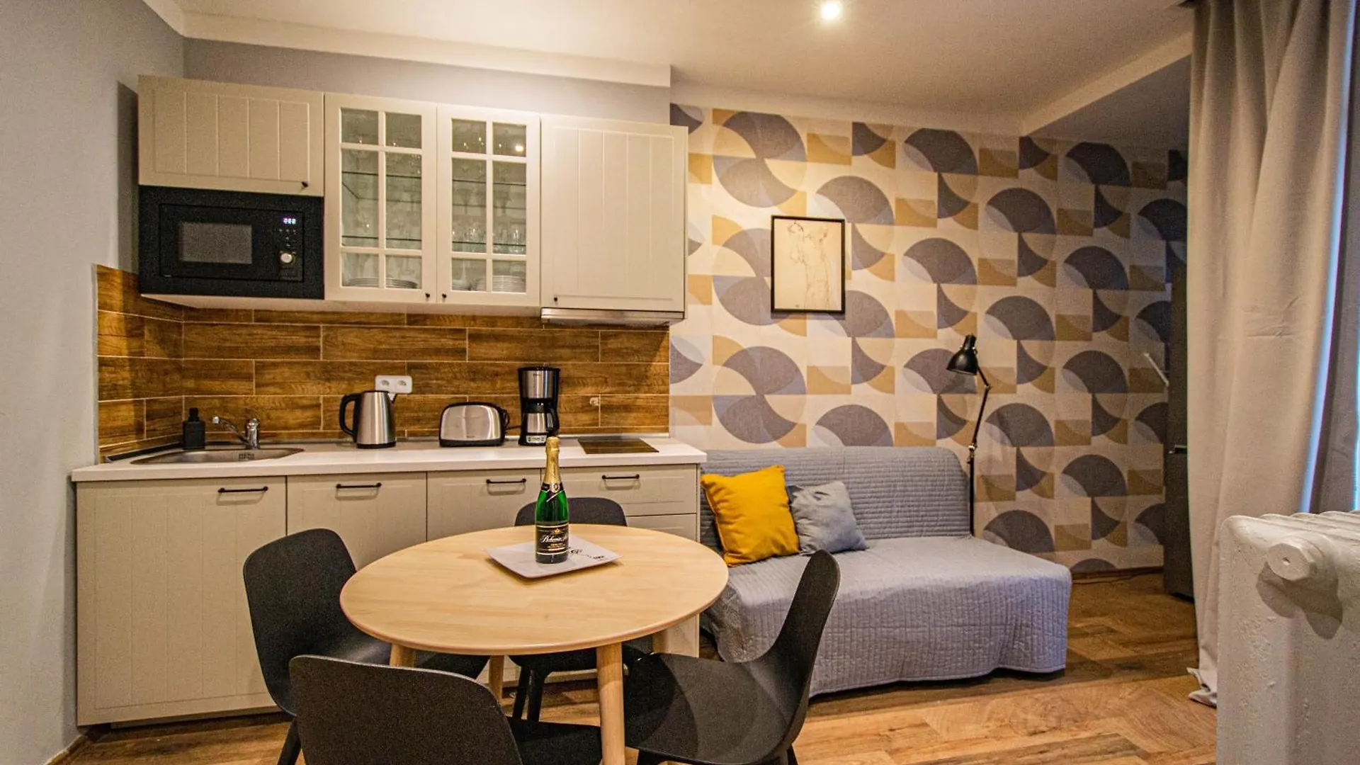 Cozy Studio In The Main City Center 프라하 아파트