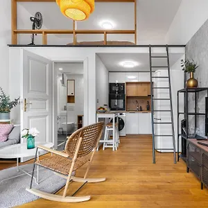 Elegant Located In The Centre Of Praga
